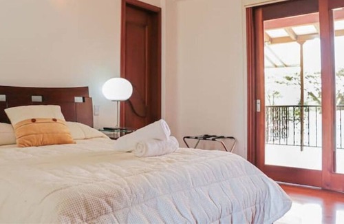 Cerritos House | Tropical Villa 4BD 5BA