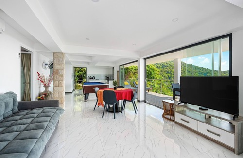Maret Villa | Tropical Villa Stunning Ocean View.
