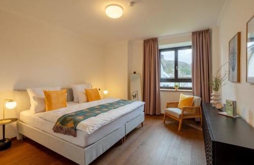 Budesheim Apartment | Tropical Wellness Suite I Sauna I Whirlpool I Hot Tub I TV I BBQ