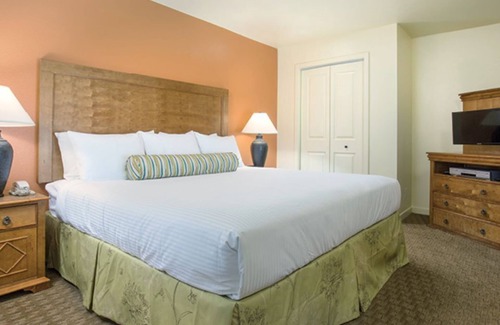 Las Vegas Hotel | Tropicana 2 Bedroom Deluxe