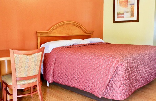 Bastrop Hotel | Tropicana Motel