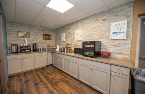 Wildwood Hotel | Tropicana Motel