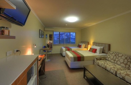 Ingham Hotel | Tropixx Motel & Restaurant