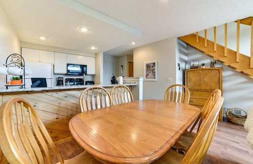 Harbor Springs Condo | Trout Creek Resort Condo - 1 Mi to Nubs Nob!