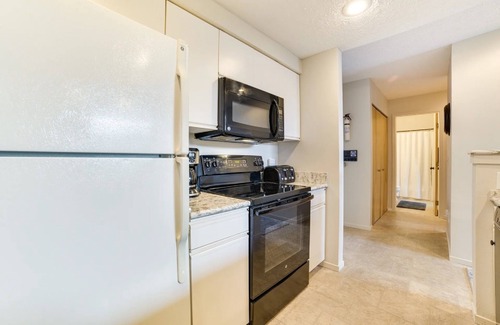 Harbor Springs Condo | Trout Creek Resort Condo - 1 Mi to Nubs Nob!