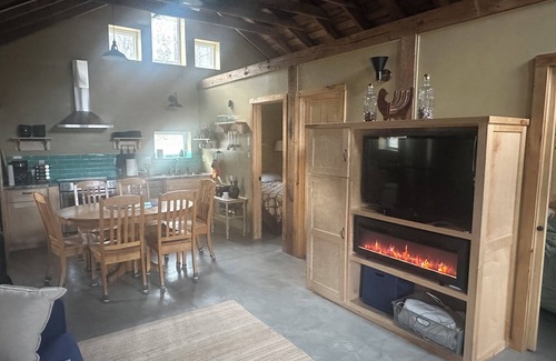 Ellsworth Cottage | Trout Haus 2-bedroom cottage near the Rush River