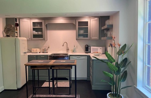Bolivar Apartment | Trouvaille House Suite 3 Klimt Suite
