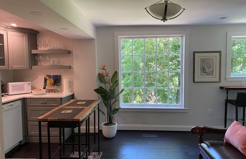 Bolivar Apartment | Trouvaille House Suite 3 Klimt Suite
