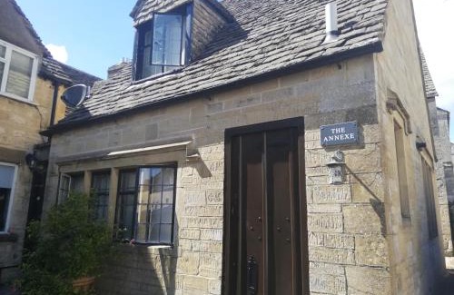 Painswick Bed & Breakfast | Troy House