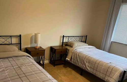 Troy House | Troy Retreat: Cozy with Modern Amenities