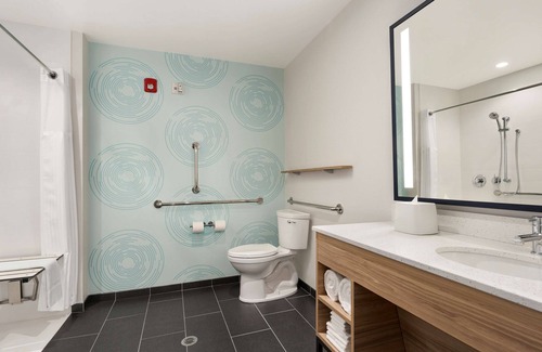 Latham Hotel | Tru By Hilton Albany Airport, NY