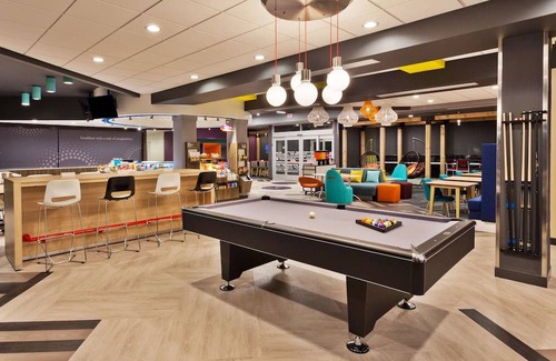 Auburn Hotel | Tru by Hilton Auburn