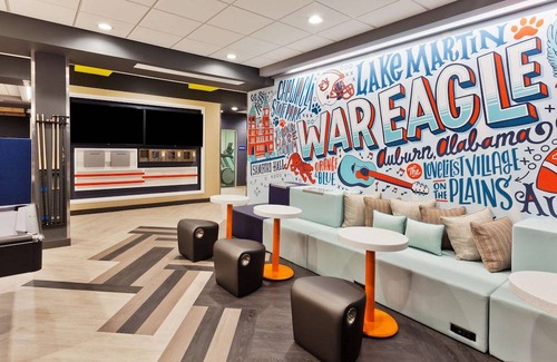 Auburn Hotel | Tru by Hilton Auburn