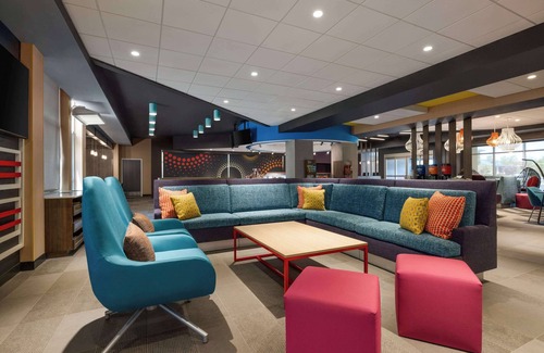 Executive Park Hotel | Tru By Hilton Charlotte Tyvola I-77