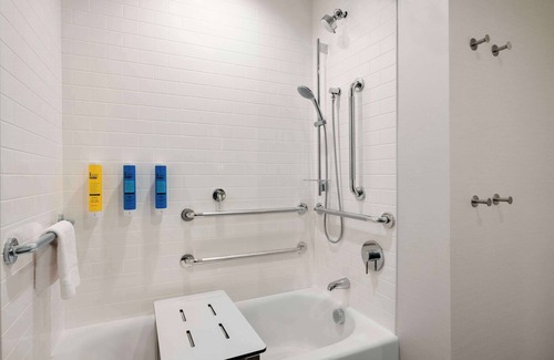 Executive Park Hotel | Tru By Hilton Charlotte Tyvola I-77