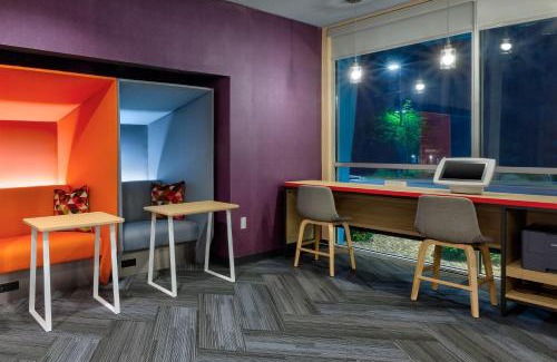 Comstock Park Hotel | Tru By Hilton Comstock Park Grand Rapids, MI