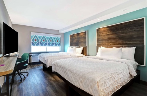 Southwest Edmonton Hotel | TRU BY Hilton Edmonton Windermere