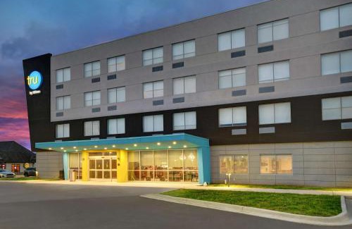 Gaylord Hotel | Tru By Hilton Gaylord, Mi