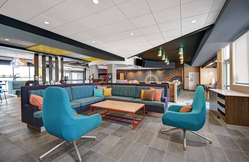 Gaylord Hotel | Tru By Hilton Gaylord, MI
