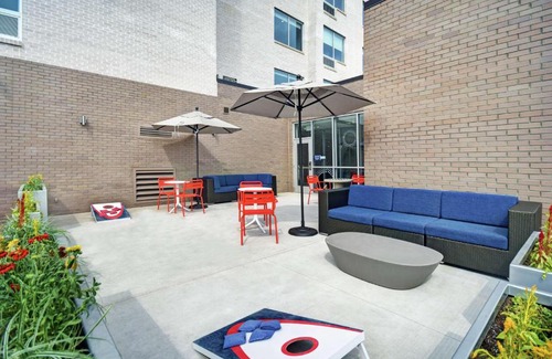 East Paris Hotel | Tru By Hilton Grand Rapids Airport