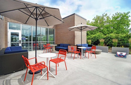 East Paris Hotel | Tru By Hilton Grand Rapids Airport