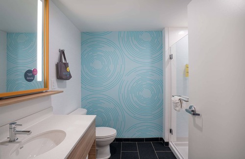 Knoxville Hotel | Tru by Hilton Knoxville North I75
