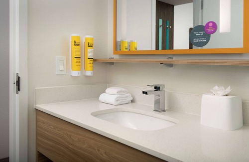 The Roads Hotel | Tru by Hilton Miami West Brickell