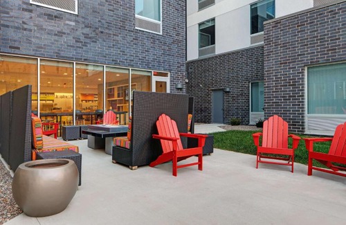 East Town Hotel | Tru By Hilton Milwaukee Downtown, WI