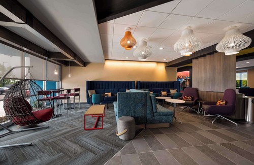 Novi Hotel | Tru By Hilton Novi Detroit