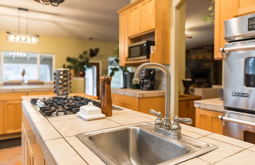 Verdi House | Truckee River Retreat
