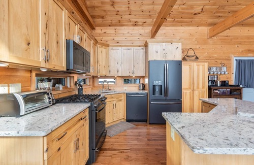 Northville Ski Chalet | True Lakefront 3-Unit: Hot Tub~Gameroom~Firepit!