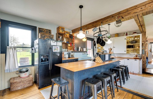 Irasburg House | ‘True North Farm House’ - Historic Family Home