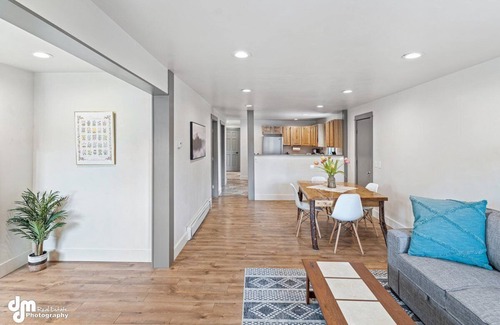 Northeast Anchorage House | True North Retreat-open concept, newly remodeled, backyard with fire pit