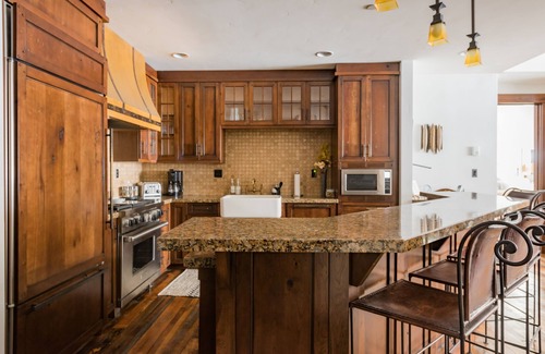 Empire Pass Condo | True Ski In/Ski Out Luxury Home, Empire Pass