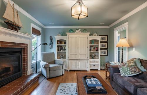 Manzanita House | Truly a Treasure by AvantStay Walk to Beach Patio