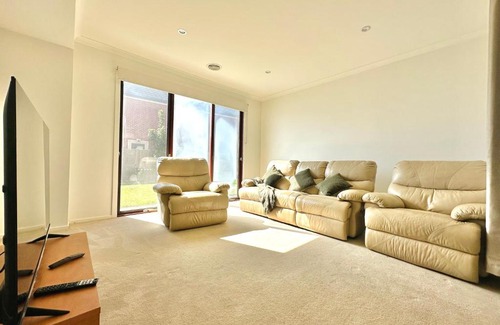 Alfredton House | Truly family home - Greenedge Hideaway