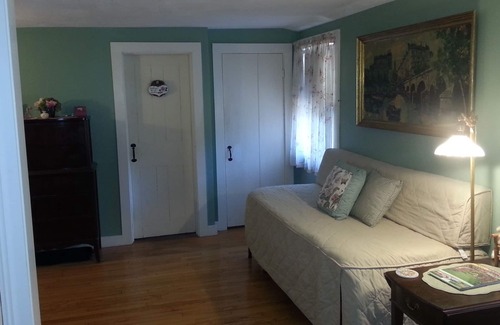 Granby Bed & Breakfast | Truman Gillet House Bed & Breakfast