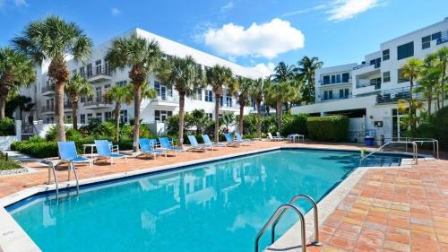 Truman Annex House | Trumans Hideaway by AvantStay Great Location w Patio Outdoor Dining BBQ Shared Pool Week Long Stays