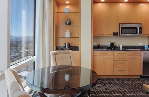 Las Vegas Condo | 𝐓𝐑𝐔𝐌𝐏 56th Floor ⁕ Luxury Suite ⁕ Strip Views