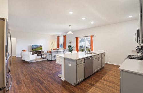 McHenry House | Trust: 3BR - 2 BT Spacious House w/Boho Aesthetic