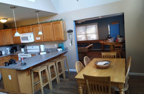 Albrightsville Ski Chalet | Try some adventure or simply relax 200 5 Star reviews! perfect chalet