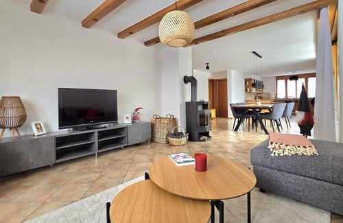 Saint-Martin Apartment | Tsandelanne" family accommodation Val d'Hérens. Panoramic terrace and sun!