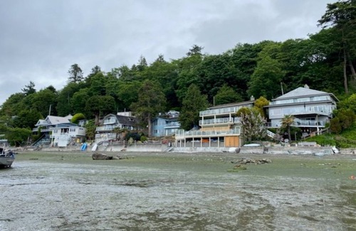 Delta Cottage | Tsawwassen Beach Cottage