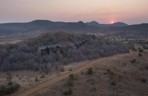 Pilanesberg National Park Cabin | Tshukudu Bush Lodge
