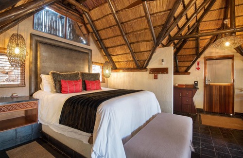 Pilanesberg National Park Cabin | Tshukudu Bush Lodge