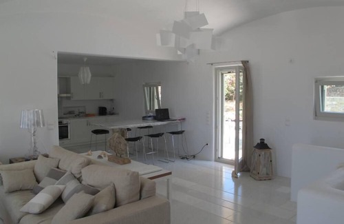 Chrissi Akti Villa | Tsierdaka: House with garden