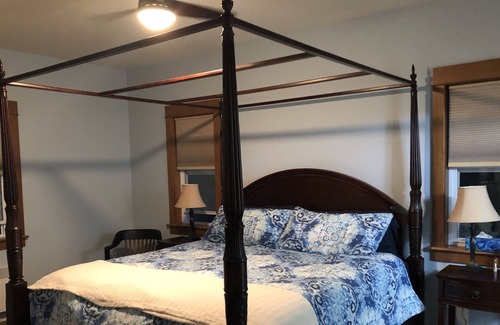 DeGros Marsh House | Tsoasis East, overlooking picturesque Cardigan Bay