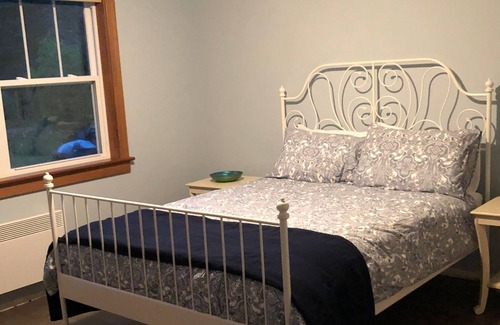 DeGros Marsh House | Tsoasis East, overlooking picturesque Cardigan Bay