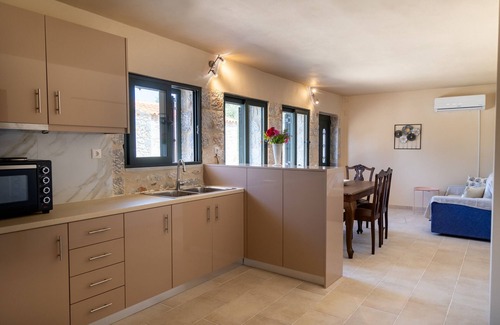 Omales Apartment | Tsopakas Trisakia apartment,Near tavern,Beach,Mani