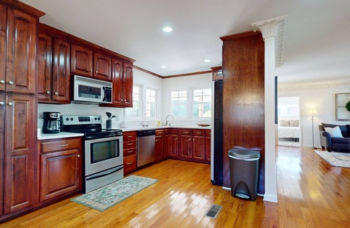 Shelbyville House | tSouthern Comfort Oasis